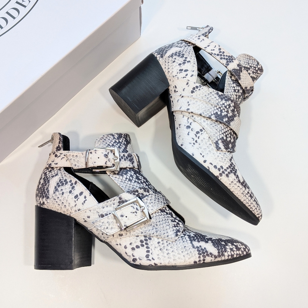 Steve Madden Joker Boot Cream Black  Snake Print Women's 8.5